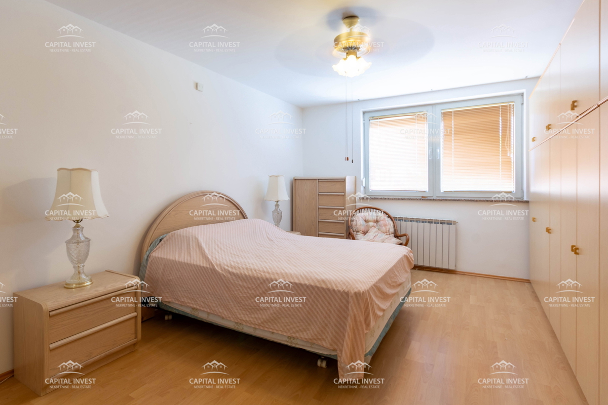 Appartamento con due camere, terrazza, Pola, Veruda