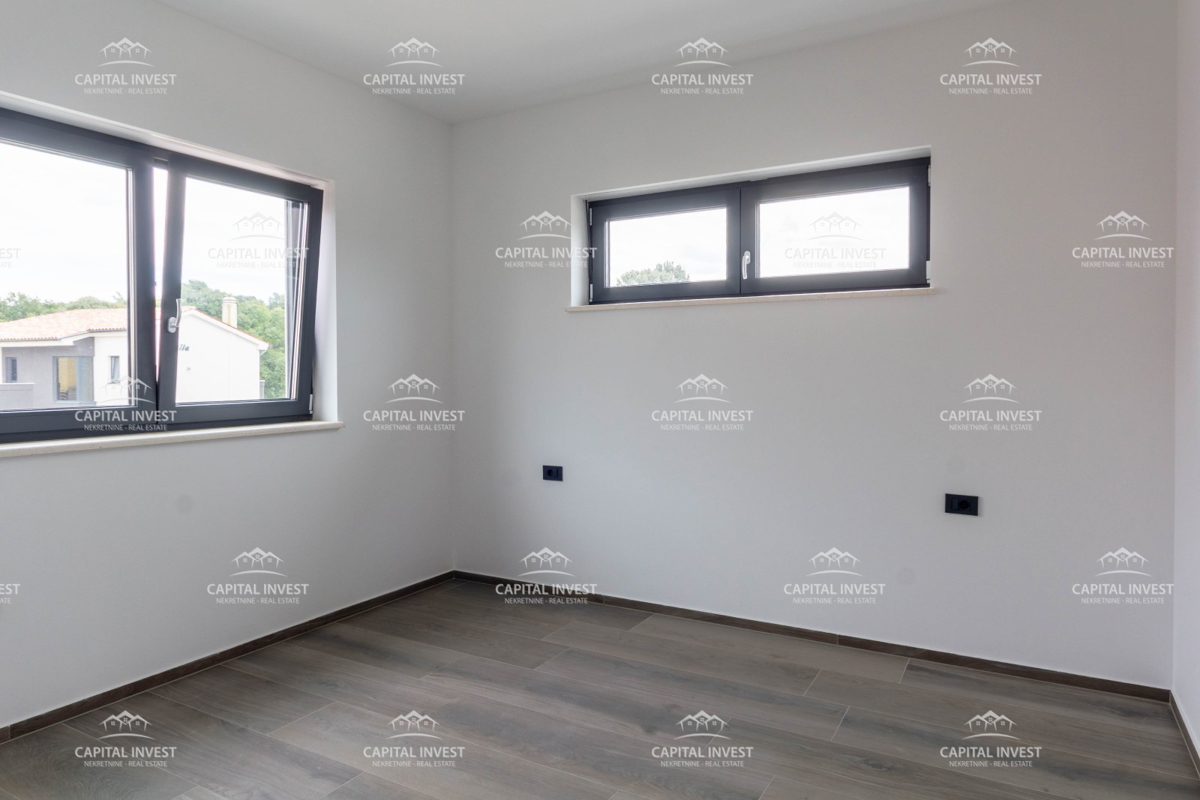 Appartamento trilocale con terrazza, Štinjan, Istria