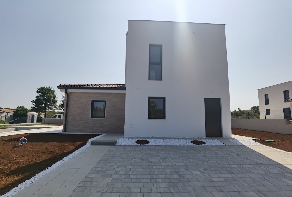 Villa moderna con piscina e vista mare - Parenzo, a 6 km dal mare