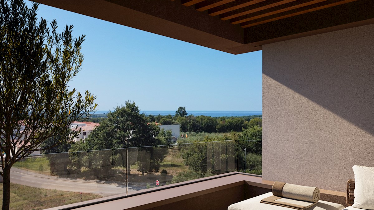 Appartamento moderno con terrazza, ripostiglio e due posti auto – zona di Parenzo