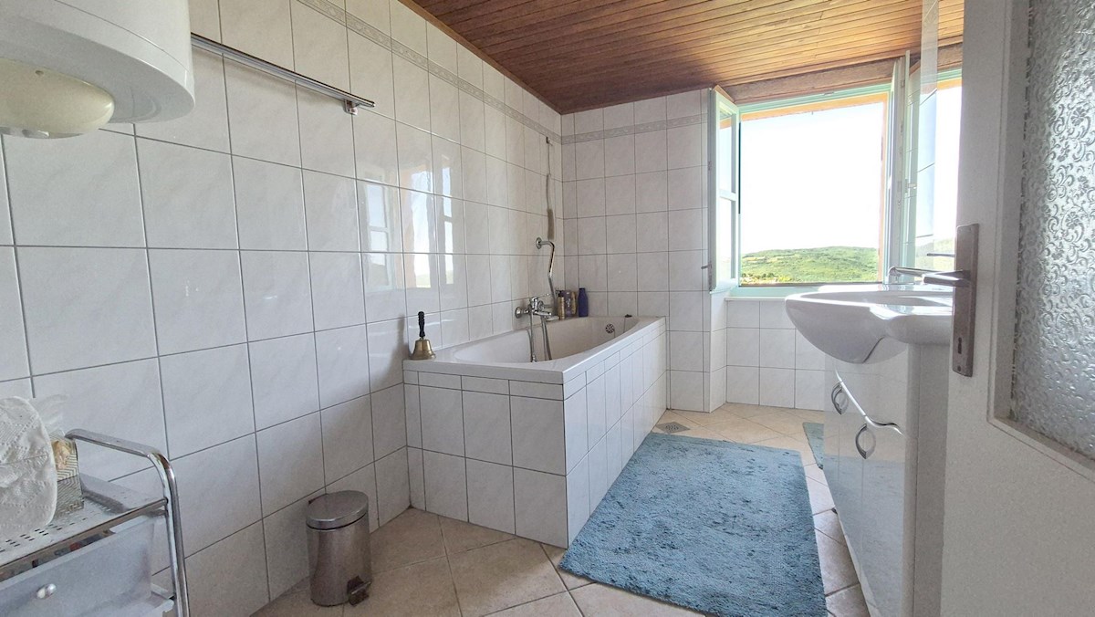 Motovun – Casa in pietra con vista panoramica e giardino