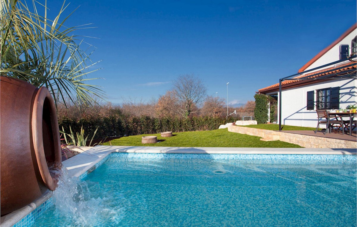 Parenzo, dintorni, comoda villa con piscina