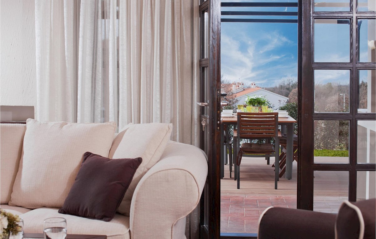 Parenzo, dintorni, comoda villa con piscina