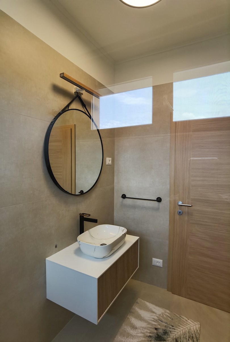 Moderna, nuova casa singola con piscina vicino a Rovigno