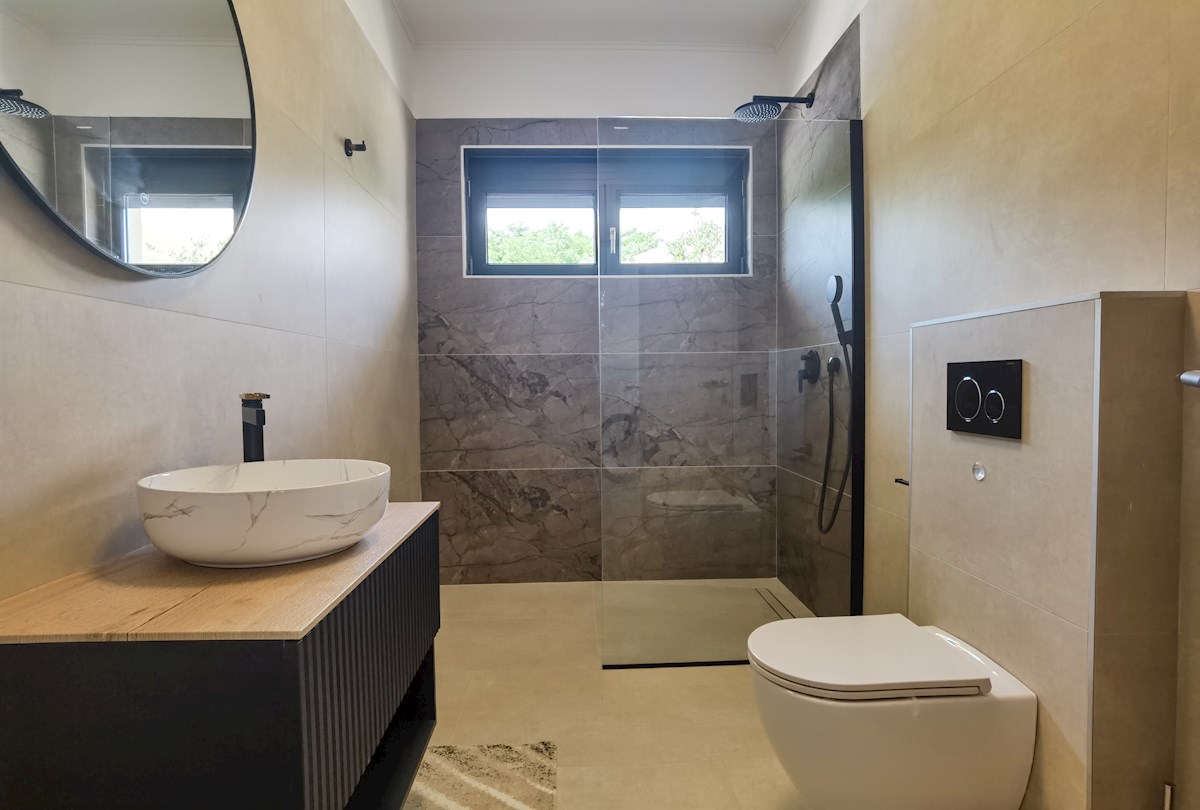 Moderna, nuova casa singola con piscina vicino a Rovigno