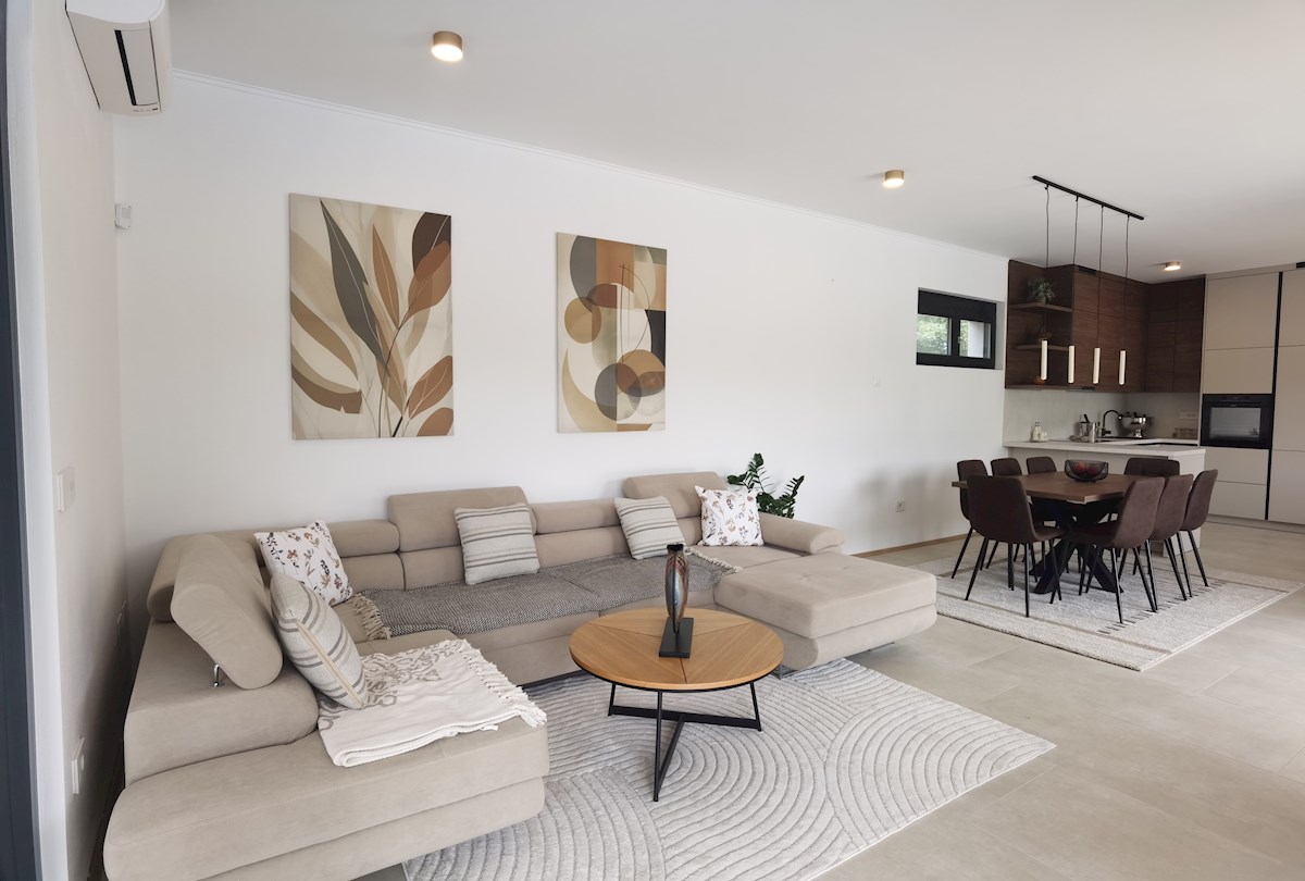 Moderna, nuova casa singola con piscina vicino a Rovigno