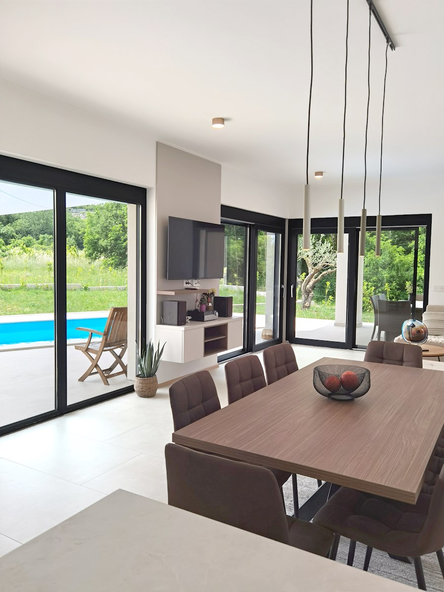 Moderna, nuova casa singola con piscina vicino a Rovigno