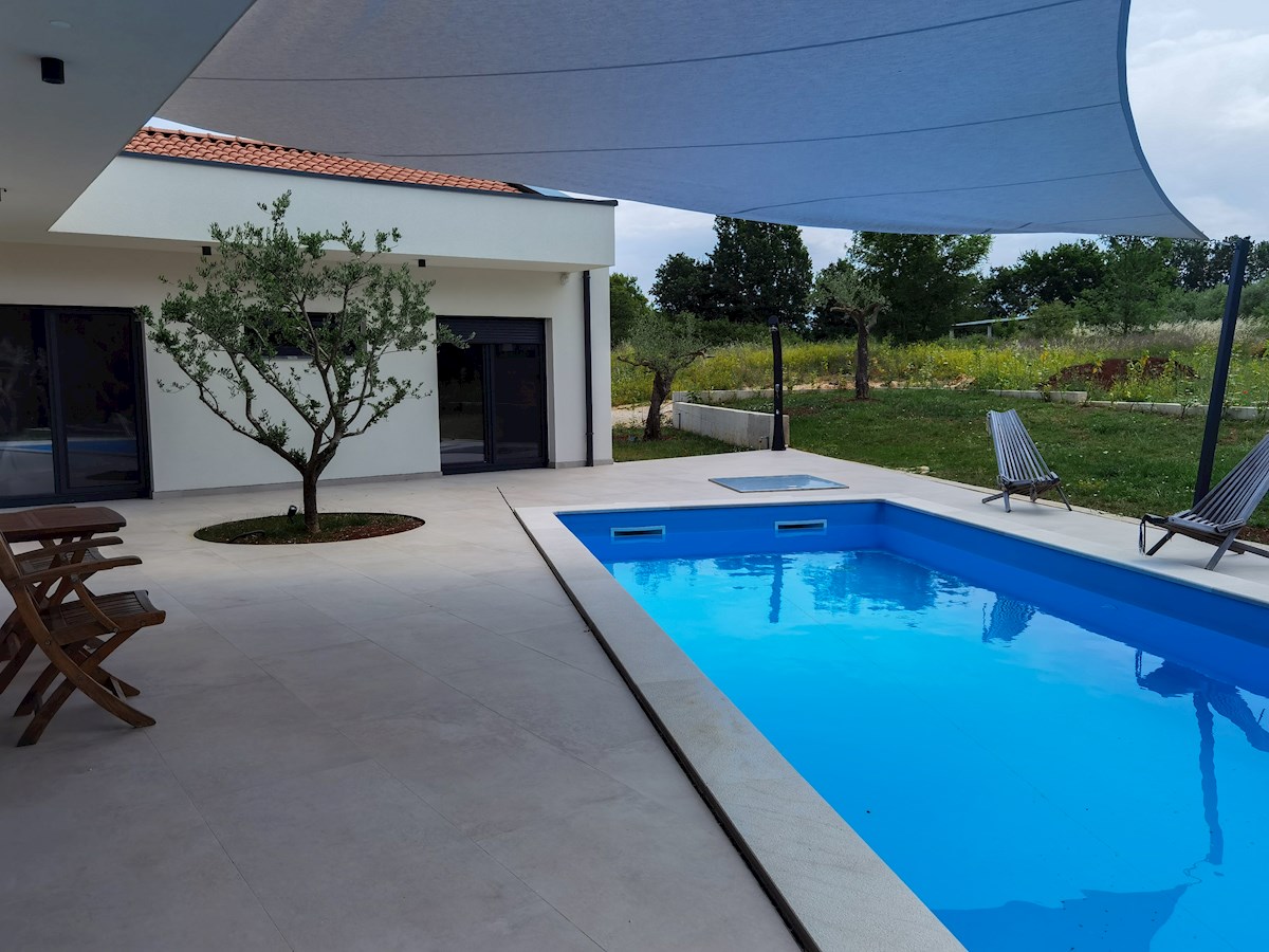 Moderna, nuova casa singola con piscina vicino a Rovigno