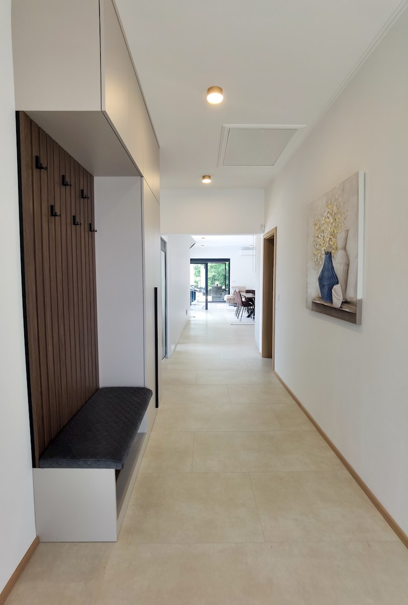 Moderna, nuova casa singola con piscina vicino a Rovigno