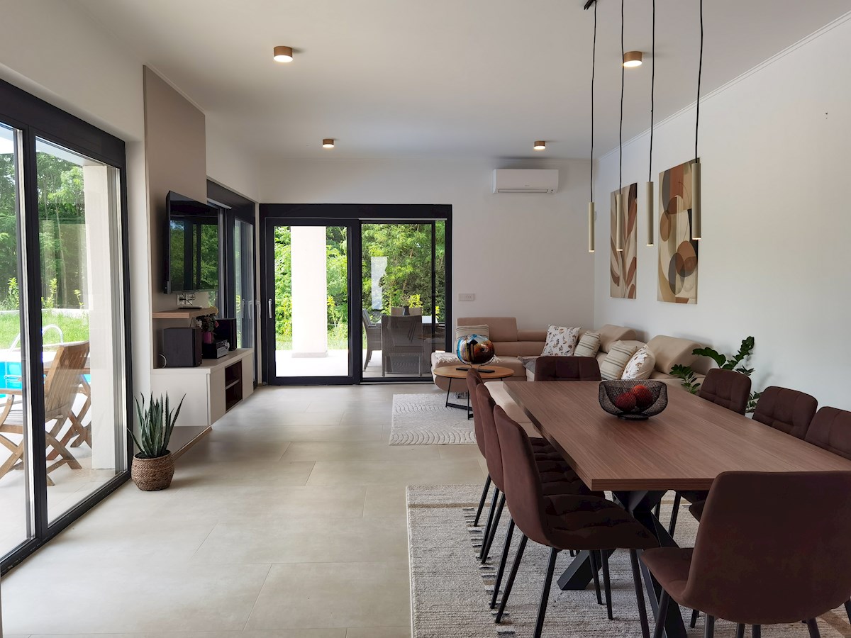 Moderna, nuova casa singola con piscina vicino a Rovigno