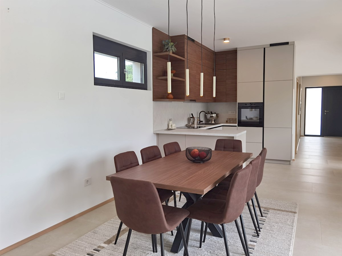 Moderna, nuova casa singola con piscina vicino a Rovigno