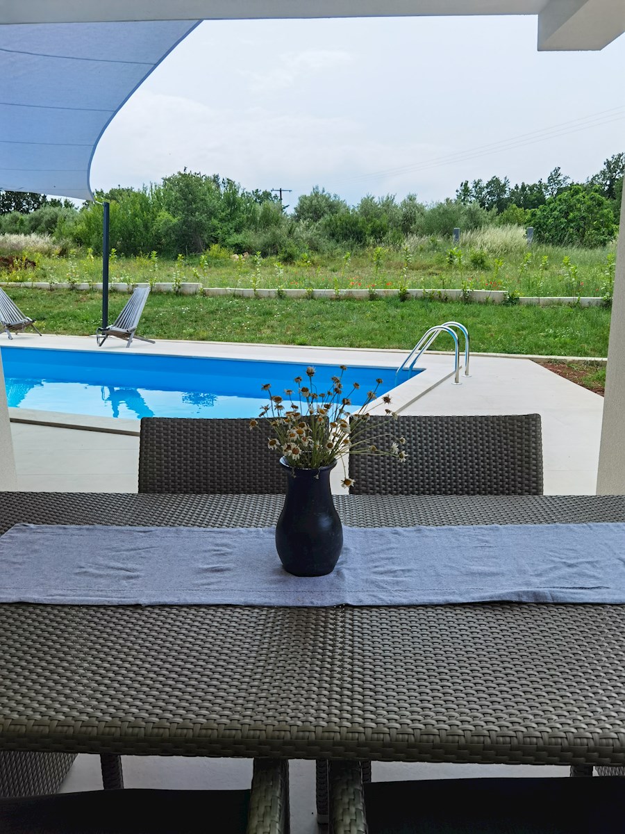 Moderna, nuova casa singola con piscina vicino a Rovigno