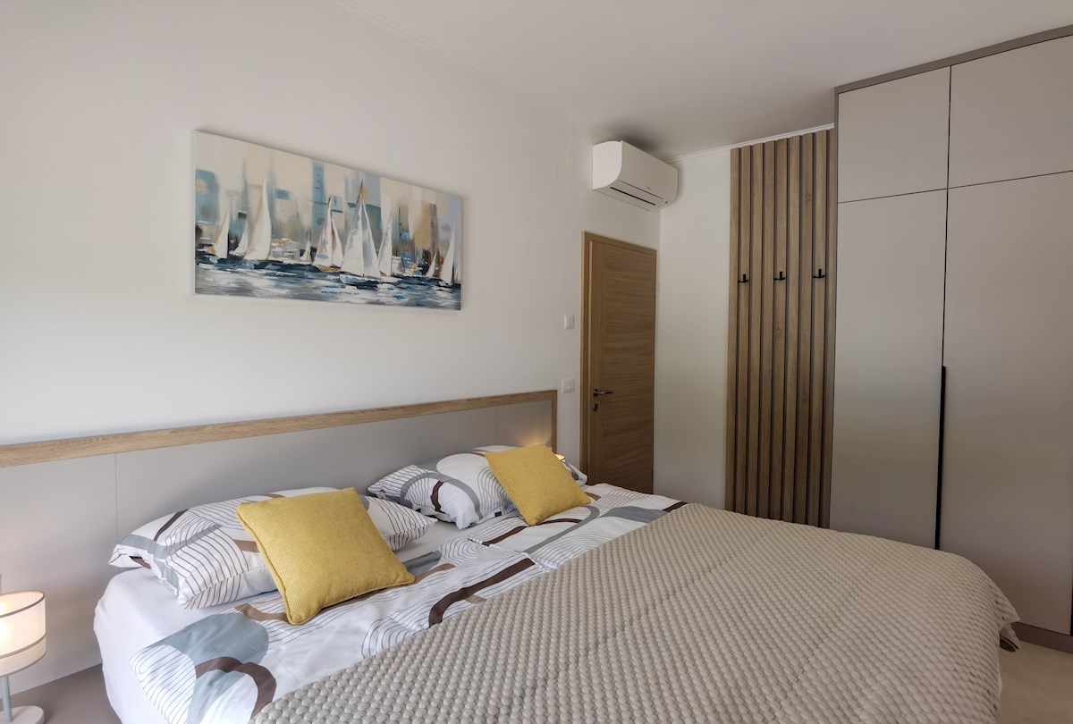 Moderna, nuova casa singola con piscina vicino a Rovigno