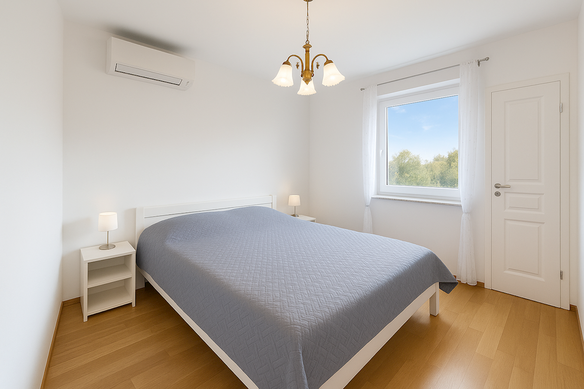 PARENZO – CASA BIFAMILIARE - DUE ABITAZIONI SU LOTTO DI 748 m² – OTTIMA OCCASIONE