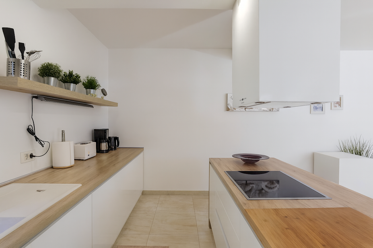 PARENZO – CASA BIFAMILIARE - DUE ABITAZIONI SU LOTTO DI 748 m² – OTTIMA OCCASIONE