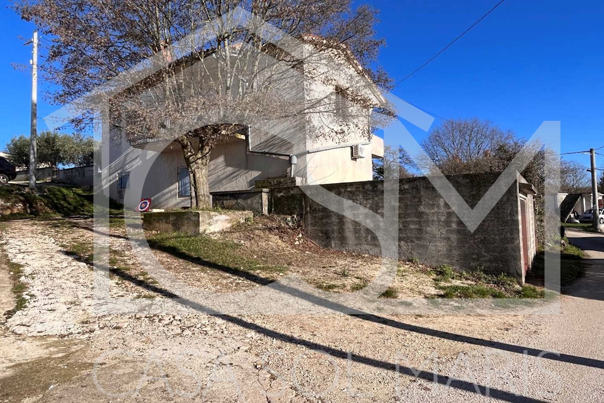 Poreč, 15 km, affascinante vecchia casa in pietra da ristrutturare, vista mare