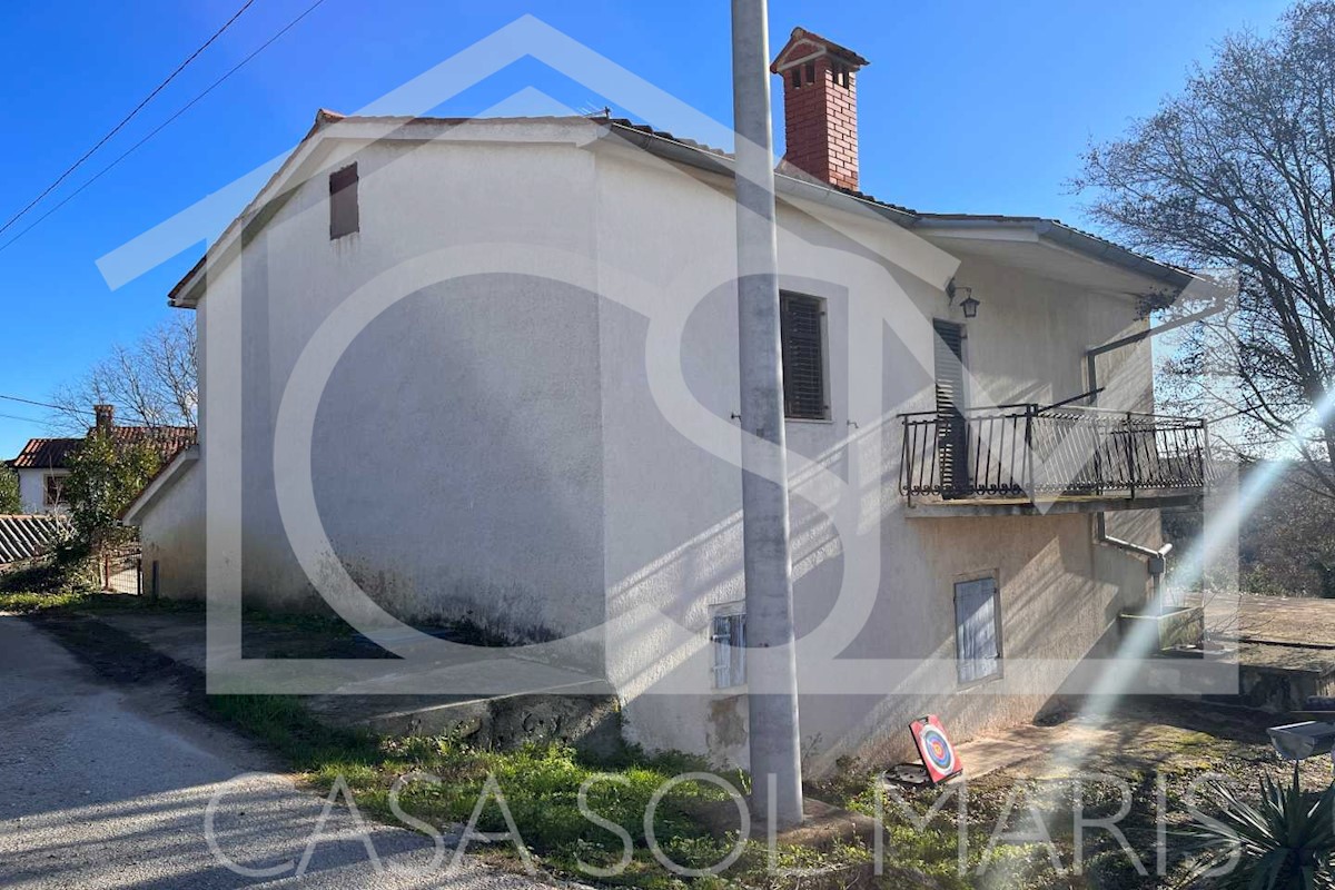 Poreč, 15 km, affascinante vecchia casa in pietra da ristrutturare, vista mare