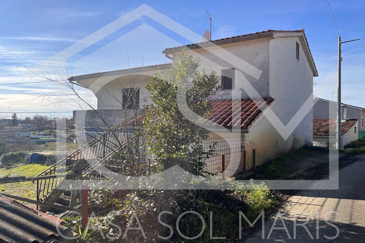 Poreč, 15 km, affascinante vecchia casa in pietra da ristrutturare, vista mare