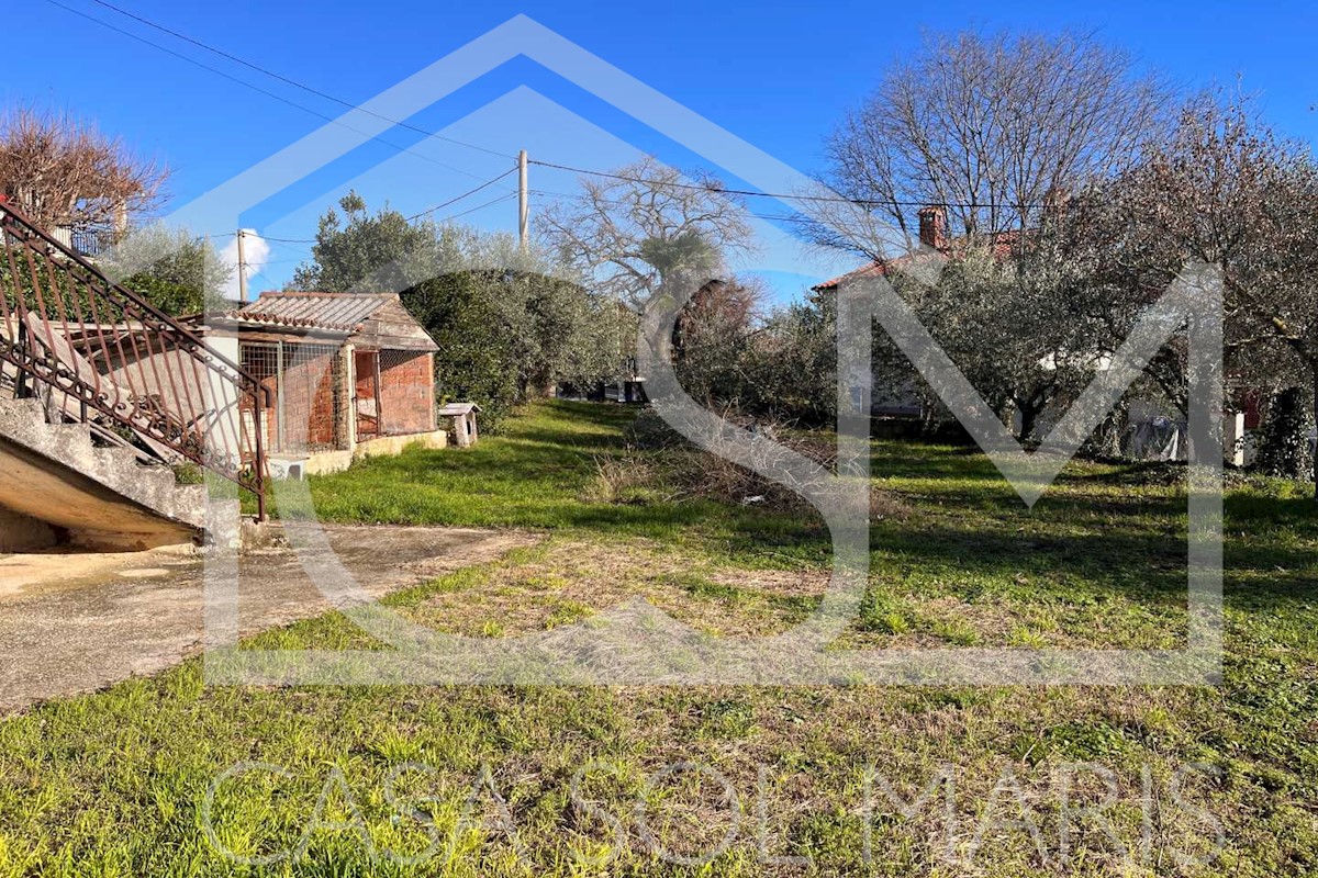 Poreč, 15 km, affascinante vecchia casa in pietra da ristrutturare, vista mare
