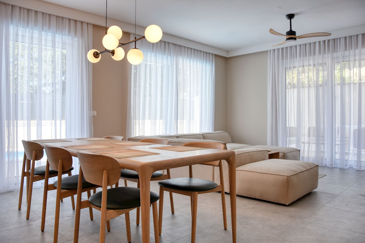 Zona Parenzo - Nuovo appartamento duplex con piscina e con vista mare