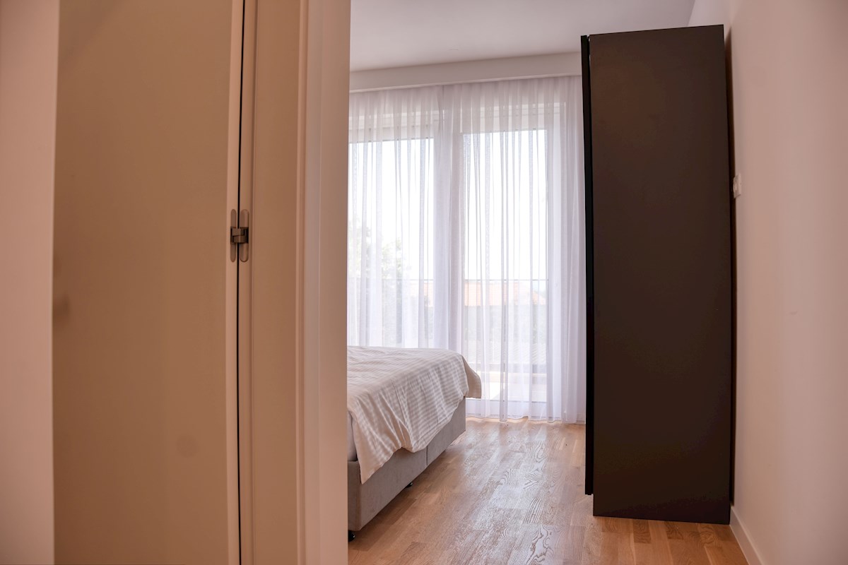 Zona Parenzo - Nuovo appartamento duplex con piscina e con vista mare