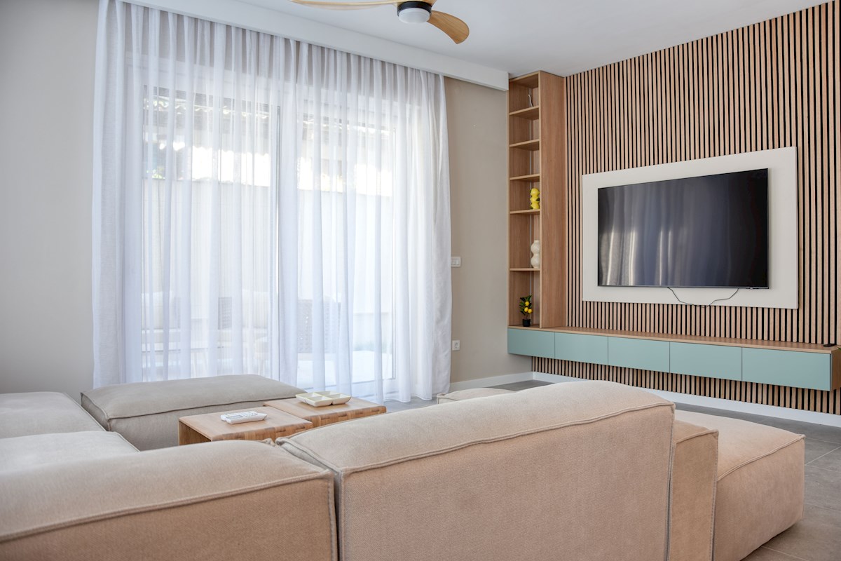 Zona Parenzo - Nuovo appartamento duplex con piscina e con vista mare