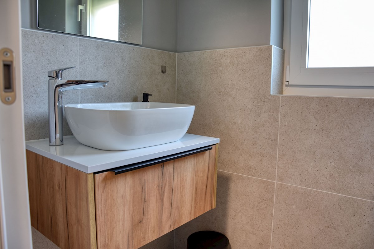 Zona Parenzo - Nuovo appartamento duplex con piscina e con vista mare