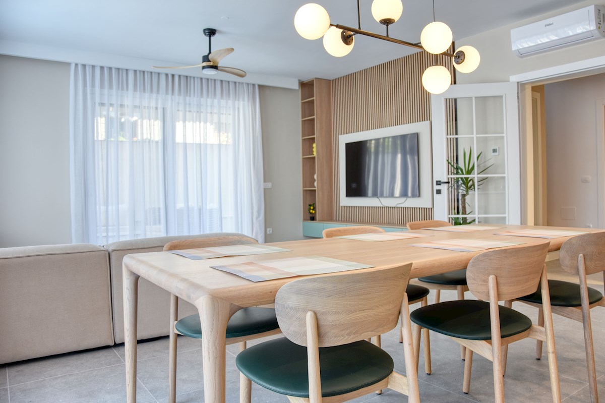 Zona Parenzo - Nuovo appartamento duplex con piscina e con vista mare