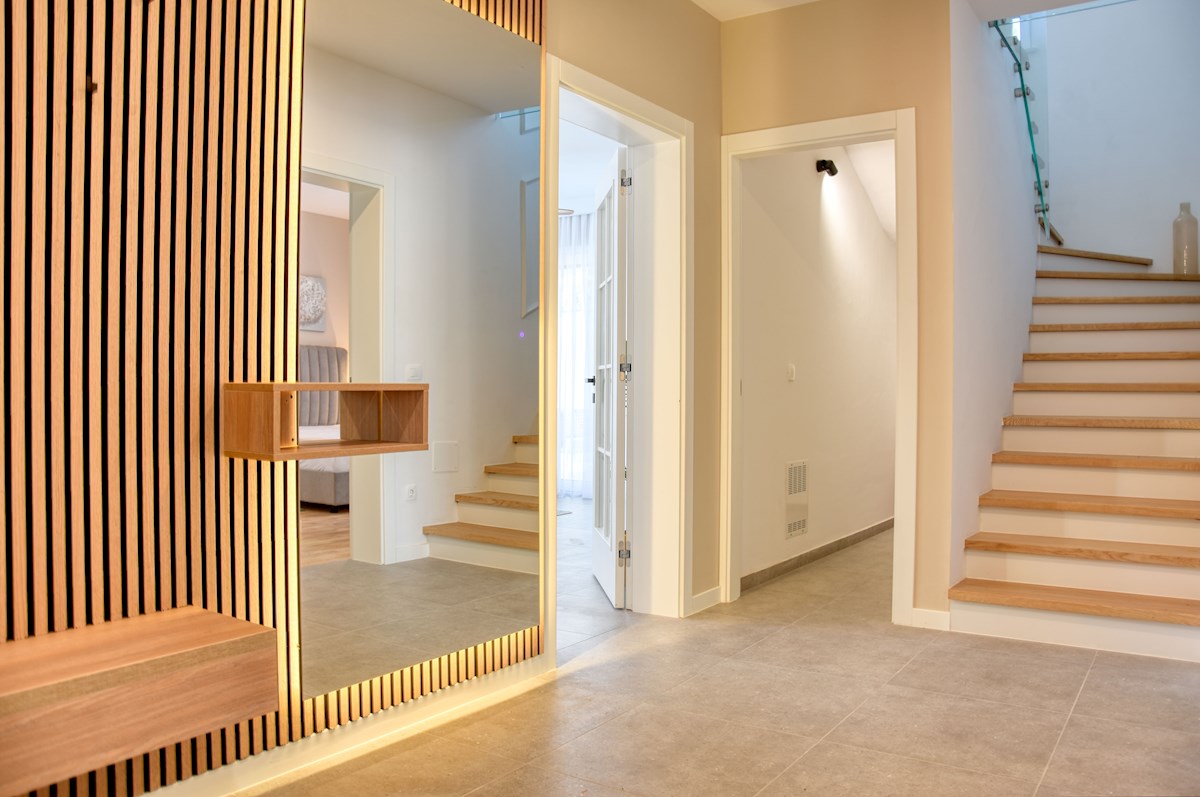 Zona Parenzo - Nuovo appartamento duplex con piscina e con vista mare