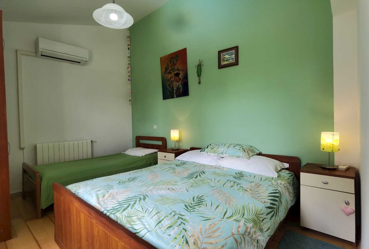 Originale e affascinante casa in pietra istriana con piscina