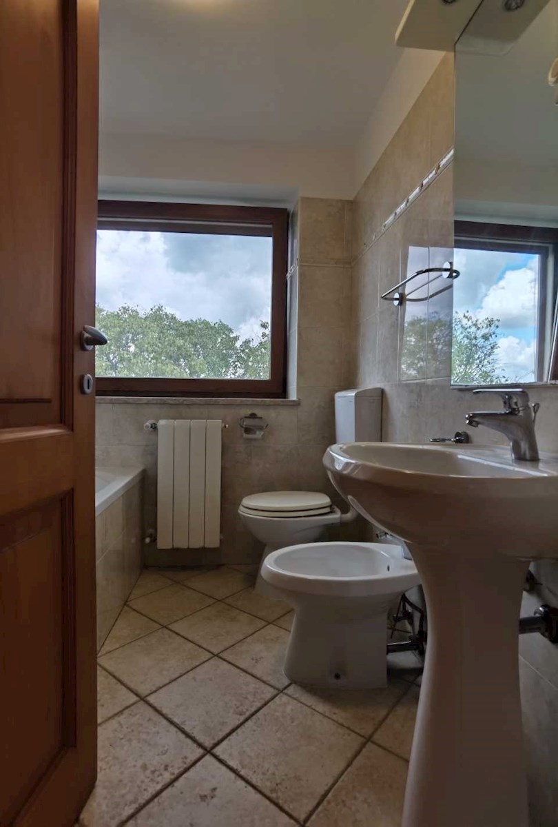 Originale e affascinante casa in pietra istriana con piscina