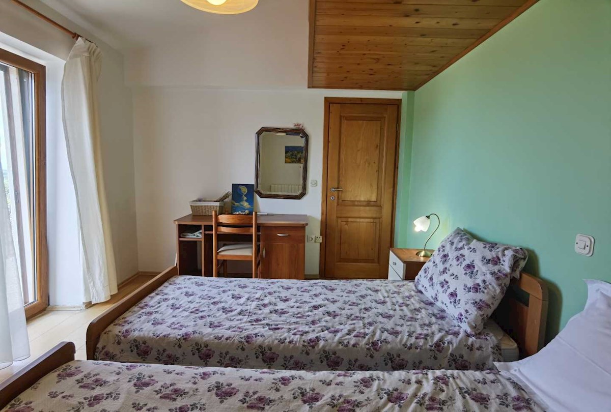 Originale e affascinante casa in pietra istriana con piscina