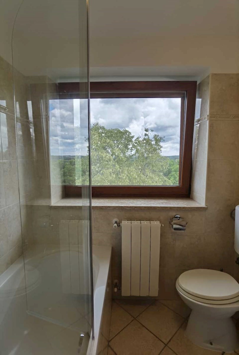 Originale e affascinante casa in pietra istriana con piscina