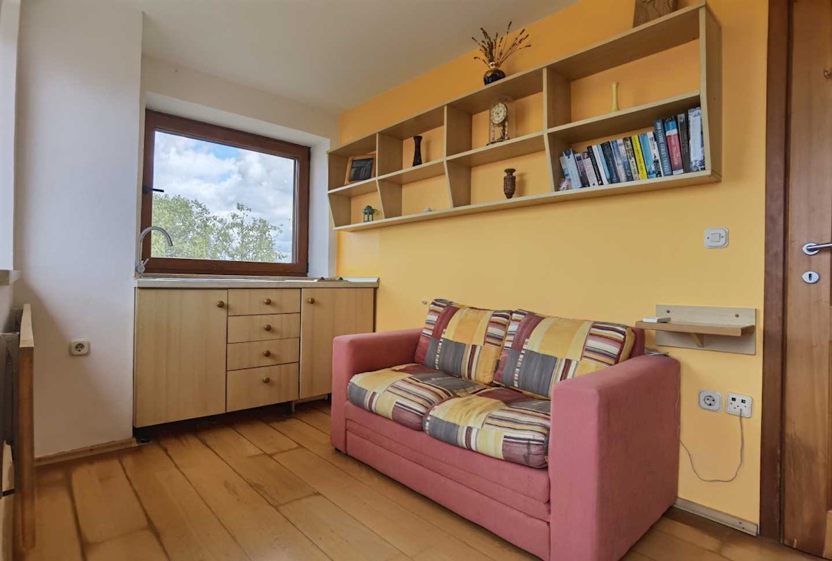 Originale e affascinante casa in pietra istriana con piscina