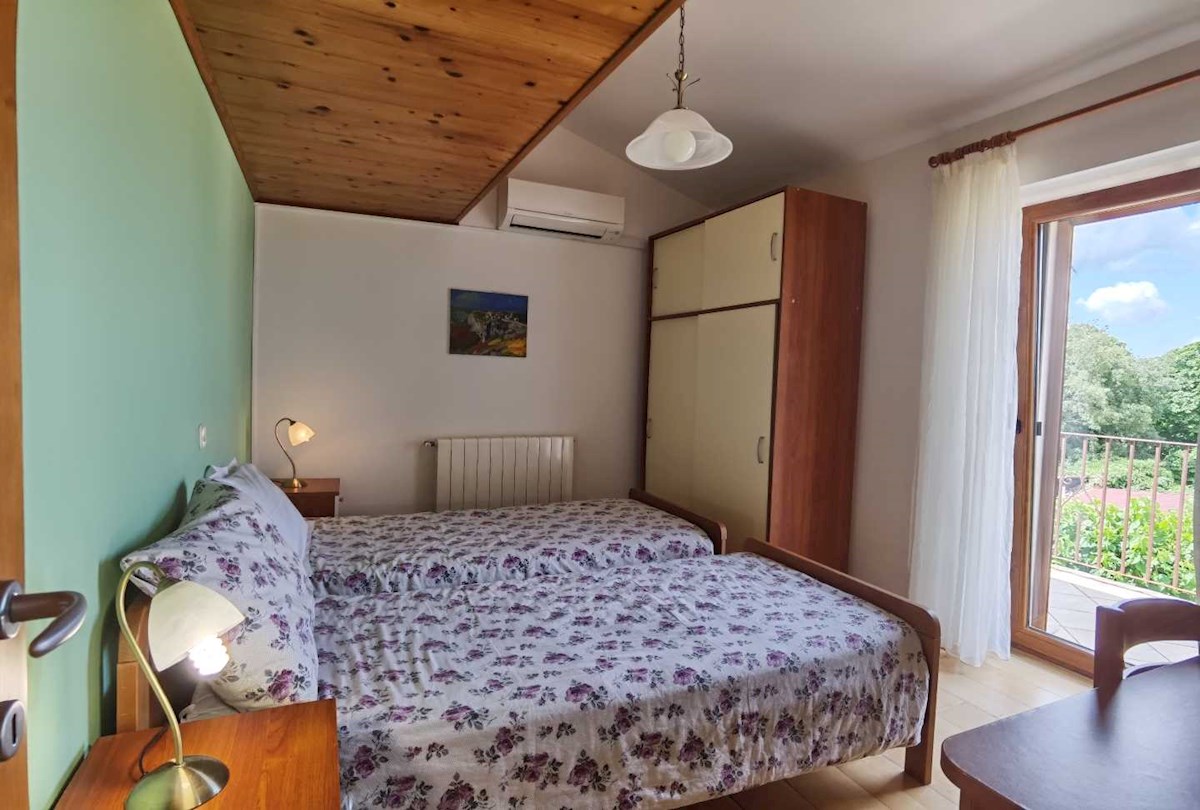 Originale e affascinante casa in pietra istriana con piscina