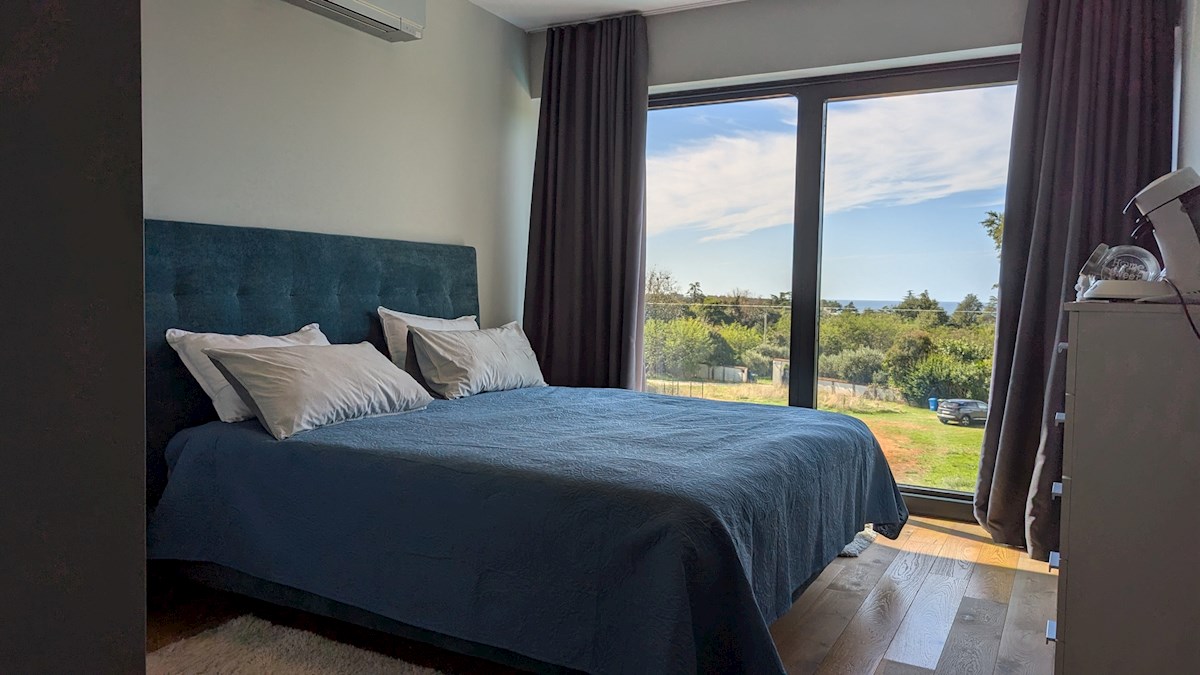 Villa in vendita a Parenzo – Casa di lusso con piscina, a 500 m dal mare