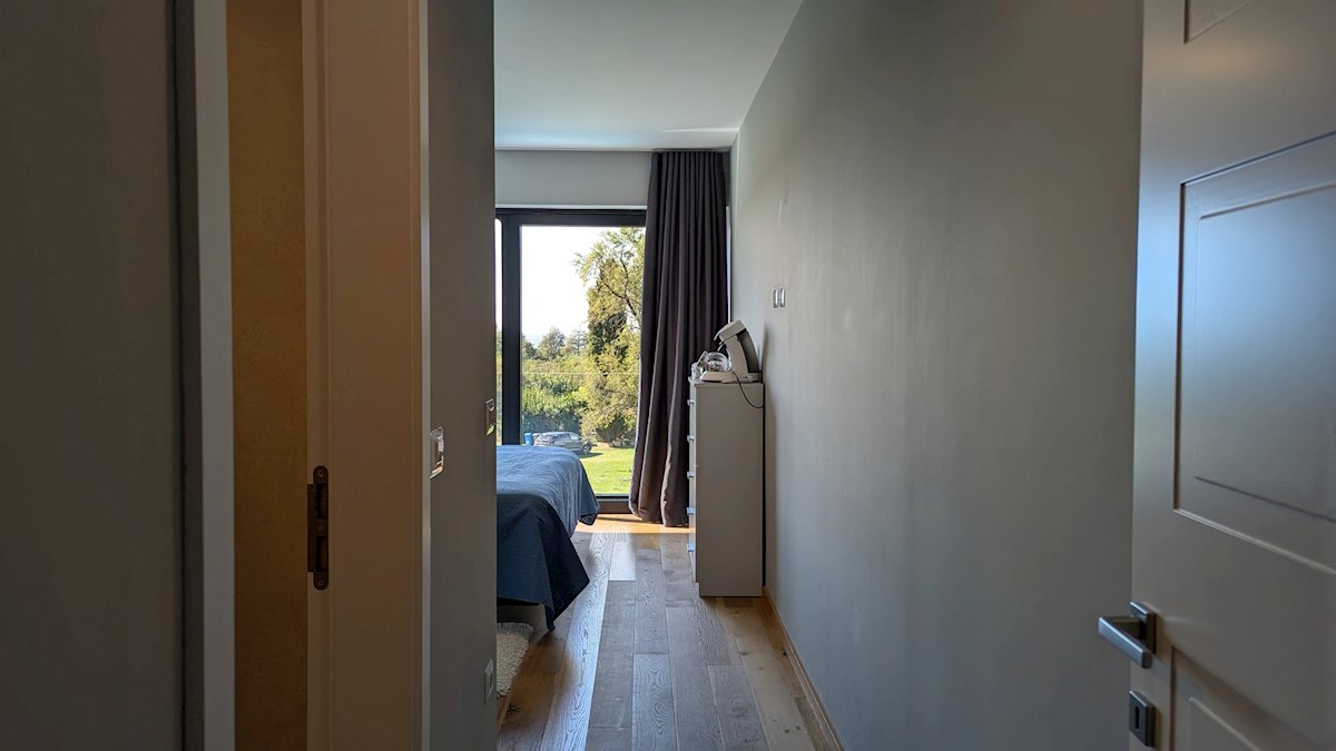 Villa in vendita a Parenzo – Casa di lusso con piscina, a 500 m dal mare