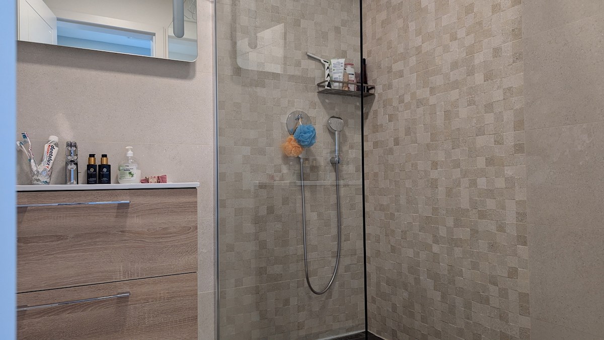 Villa in vendita a Parenzo – Casa di lusso con piscina, a 500 m dal mare