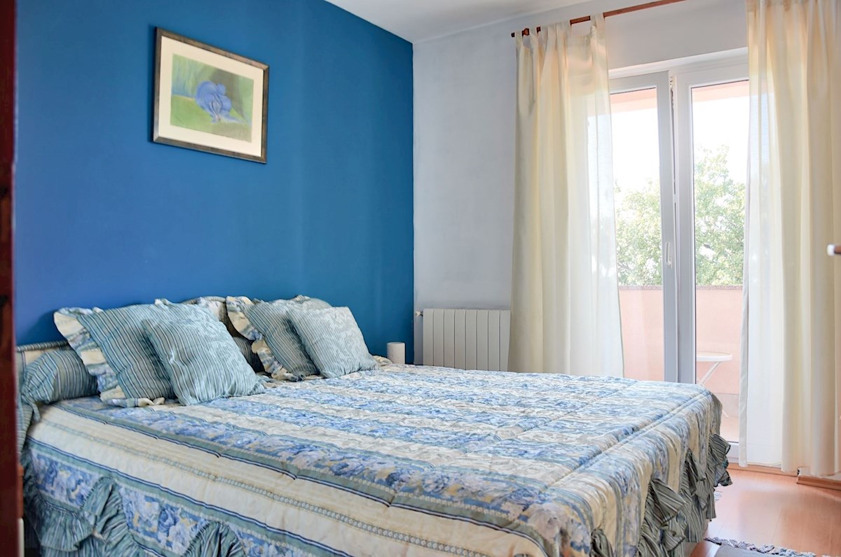 Parenzo, carina casa bifamiliare, non lontano dal centro della città