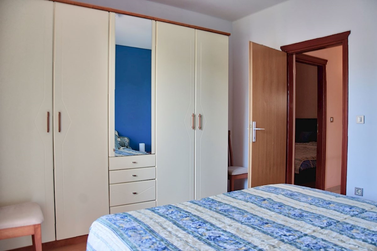 Parenzo, carina casa bifamiliare, non lontano dal centro della città