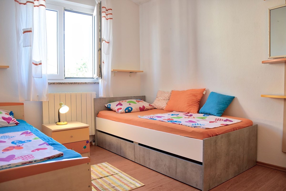 Parenzo, carina casa bifamiliare, non lontano dal centro della città