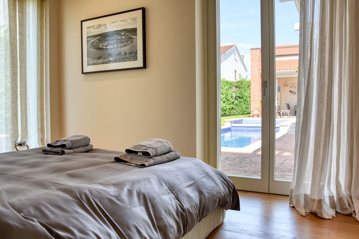 ESCLUSIVO: Il tuo resort privato con piscina di 54 m2 sulla costa occidentale dell'Istria