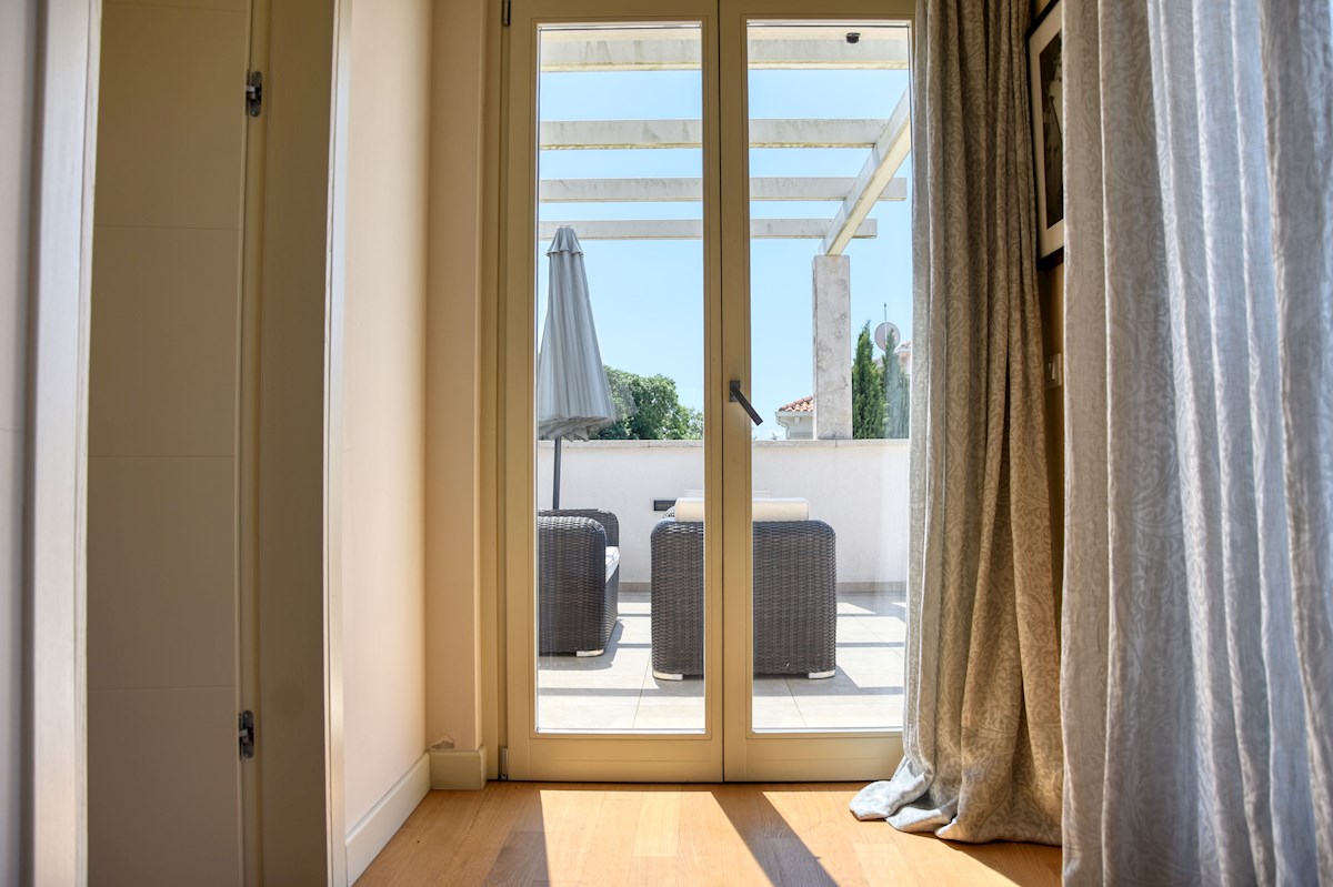 ESCLUSIVO: Il tuo resort privato con piscina di 54 m2 sulla costa occidentale dell'Istria