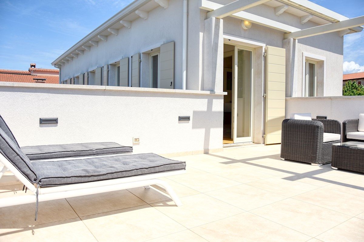 ESCLUSIVO: Il tuo resort privato con piscina di 54 m2 sulla costa occidentale dell'Istria