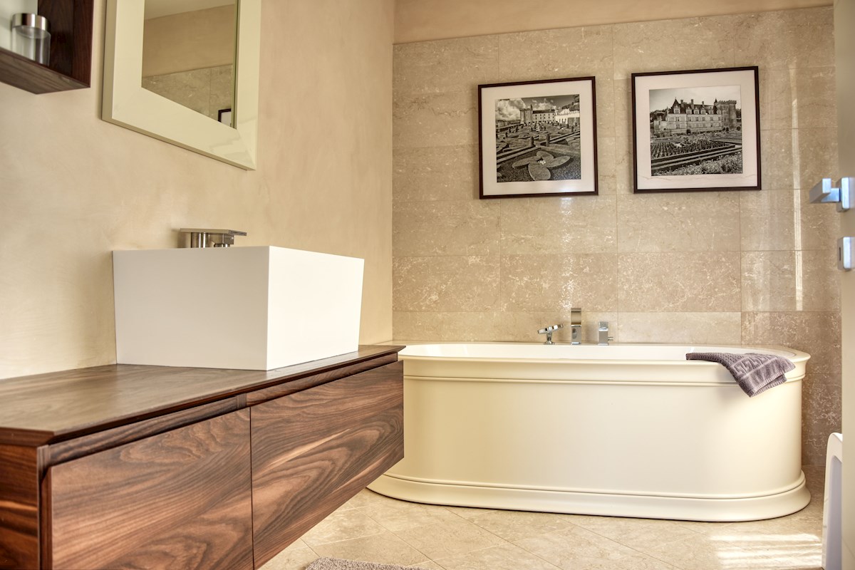 ESCLUSIVO: Il tuo resort privato con piscina di 54 m2 sulla costa occidentale dell'Istria