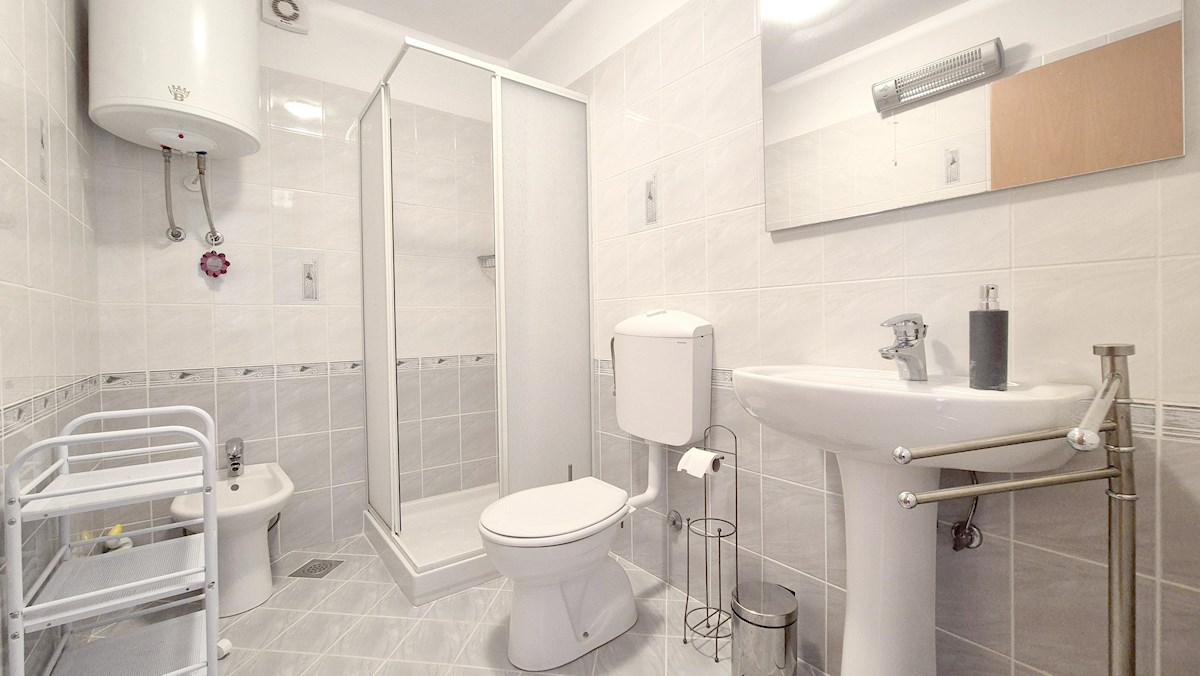 Casa a schiera con jacuzzi – a 800 m dal mare, zona di Parenzo