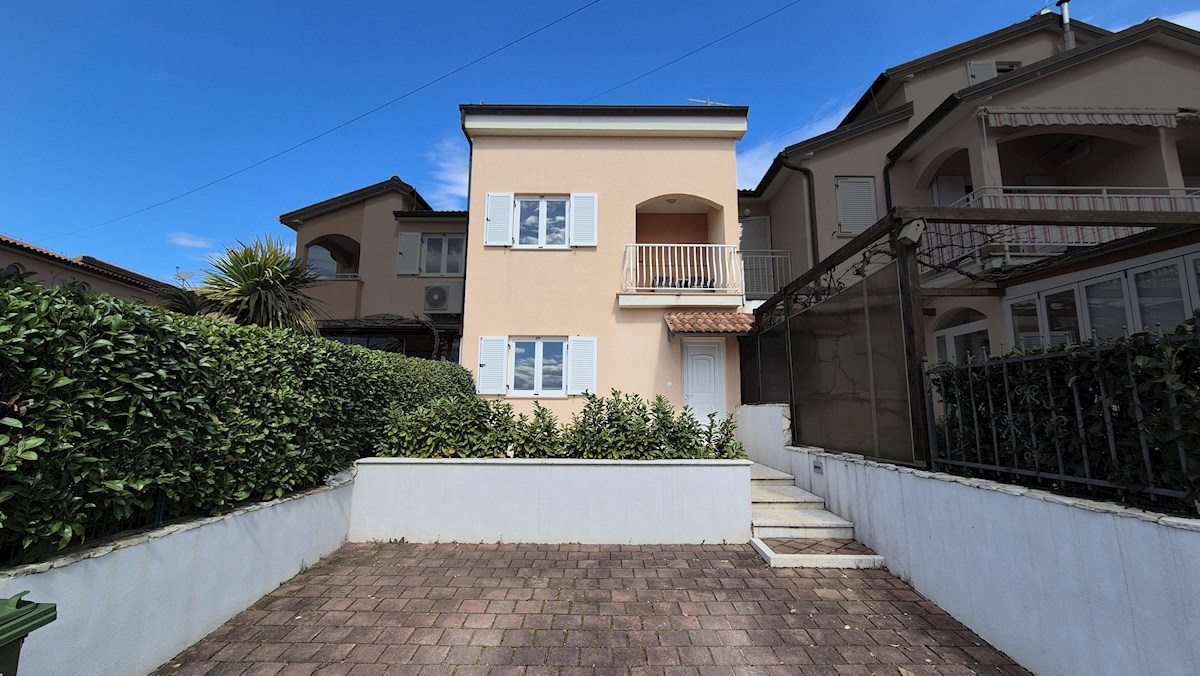 Casa a schiera con jacuzzi – a 800 m dal mare, zona di Parenzo