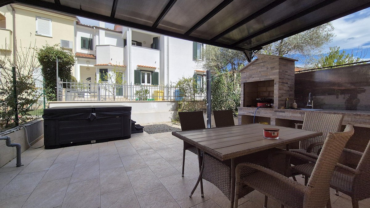 Casa a schiera con jacuzzi – a 800 m dal mare, zona di Parenzo