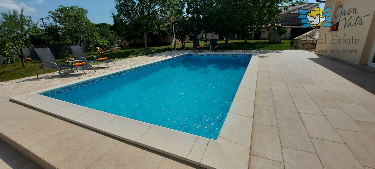 Casa familiare con ampio giardino e piscina in Istria