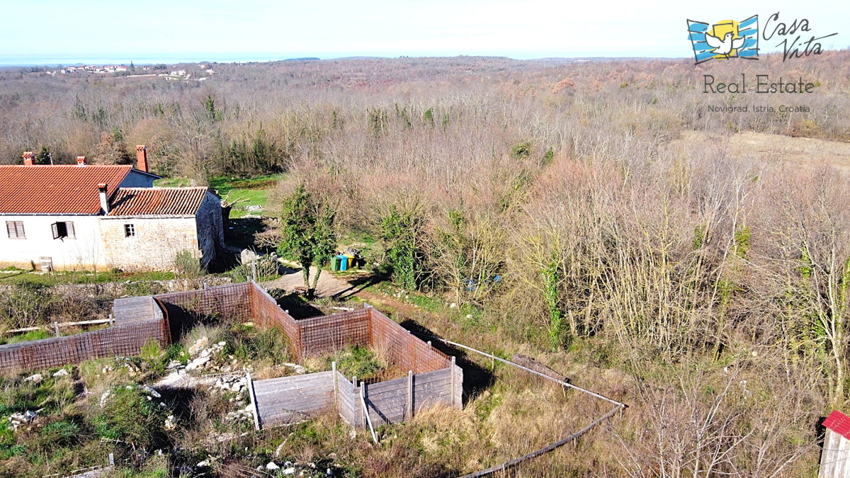 Terreno edificabile per una casa con piscina